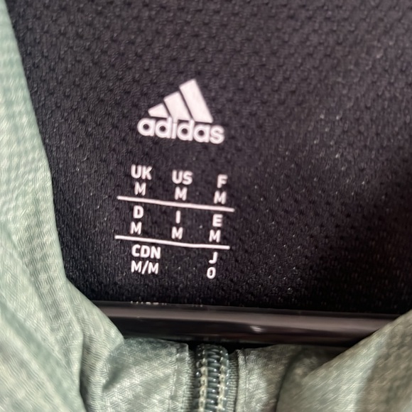 Adidas Men's Green and Black Windbreaker - Picture 3 of 4